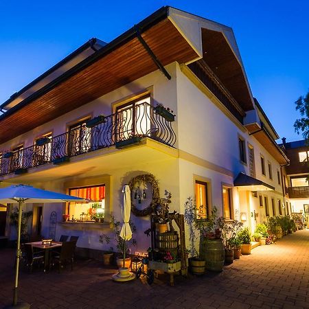 Pension Julia & Haus Elisabeth - Wallner'S Hofheuriger & Weinhof Mörbisch am See Exterior foto
